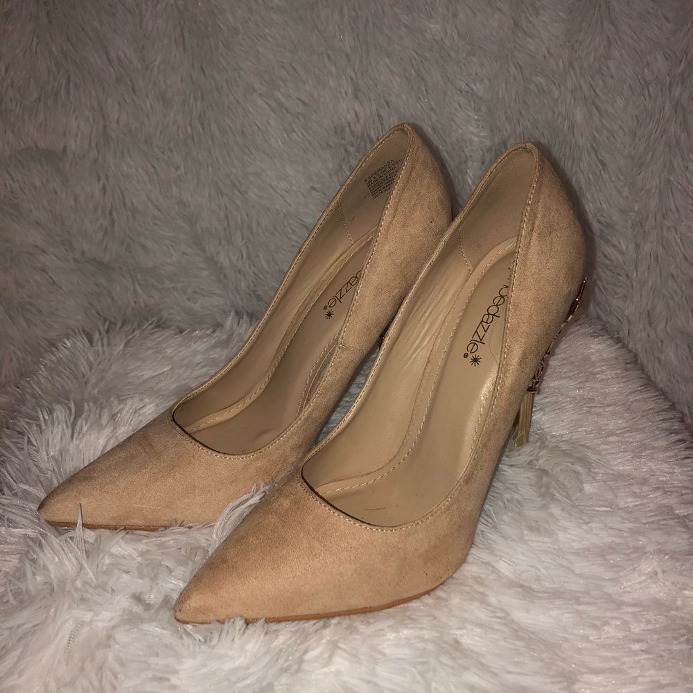 Heels - Picture 2 of 3